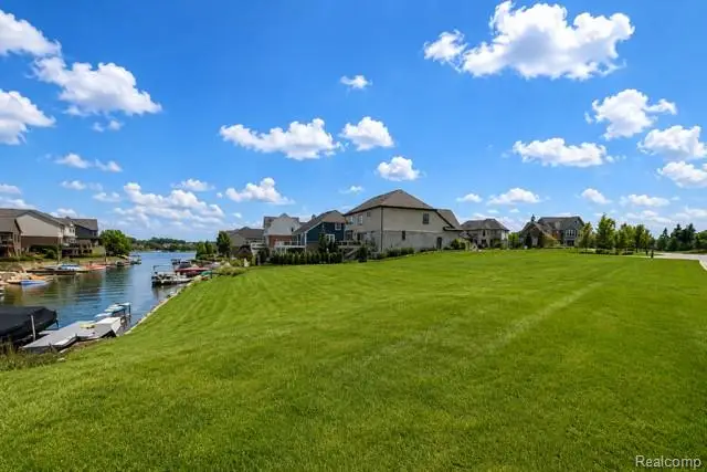 10401 Sandpiper, South Lyon, MI 48178 - #2