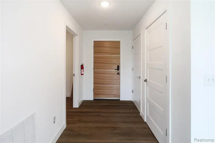 166 Oak St. #304, Wyandotte, MI 48192 - #2