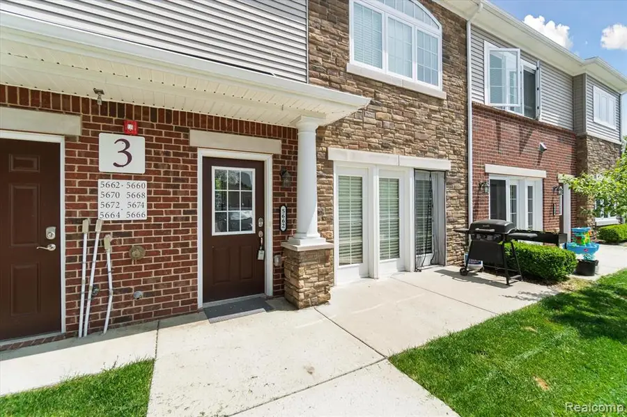 5662 Arbor Chase, Ann Arbor, MI 48103 - #2