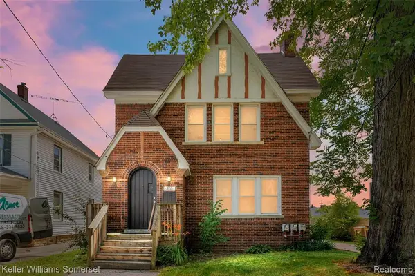 20 Thorpe, Pontiac, MI 48341