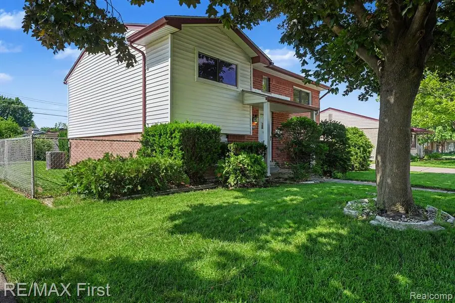 15628 Canberra, Roseville, MI 48066 - #2