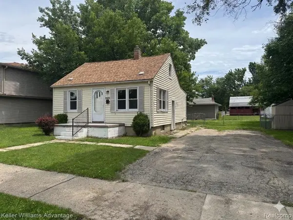 25858 Leach, Roseville, MI 48066