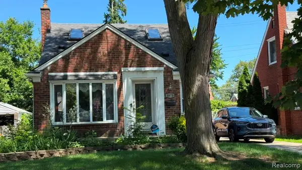 8670 Hazelton, Dearborn Heights, MI 48127