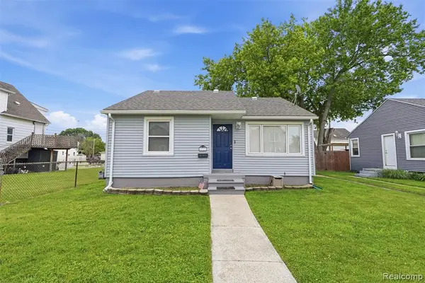 1717 Lindbergh, Wyandotte, MI 48192