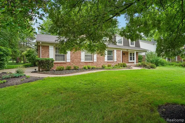 3874 Burkoff, Troy, MI 48084