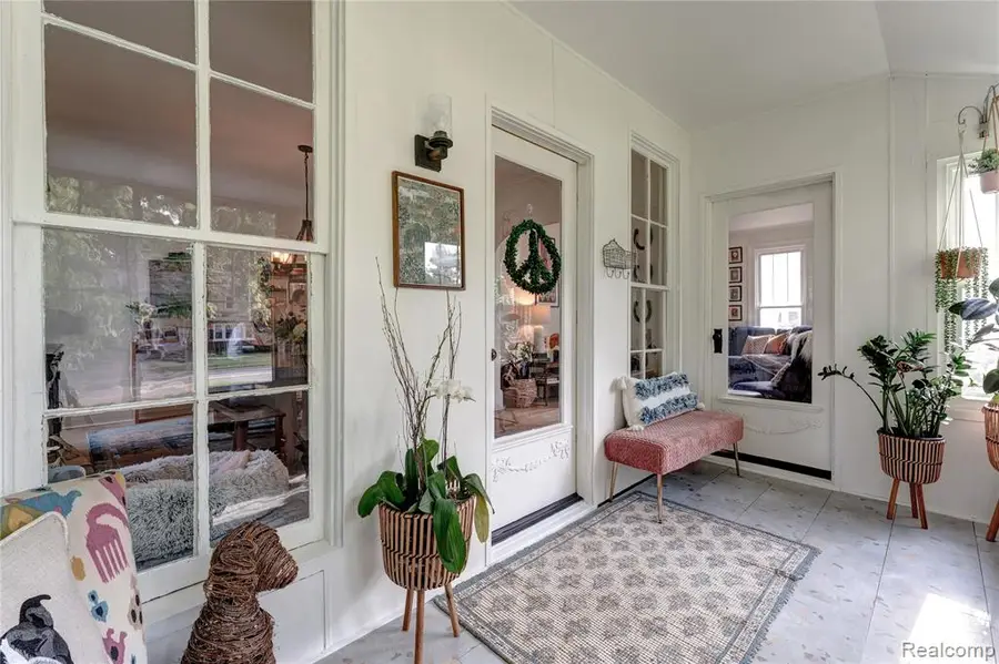 273 W Walled Lake, Walled Lake, MI 48390 - #3