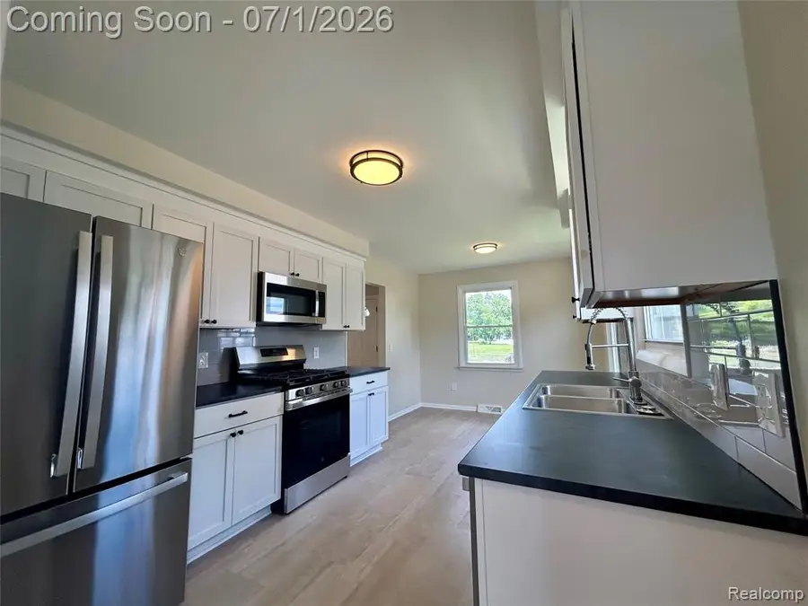 86 E Columbia, Pontiac, MI 48340 - #2