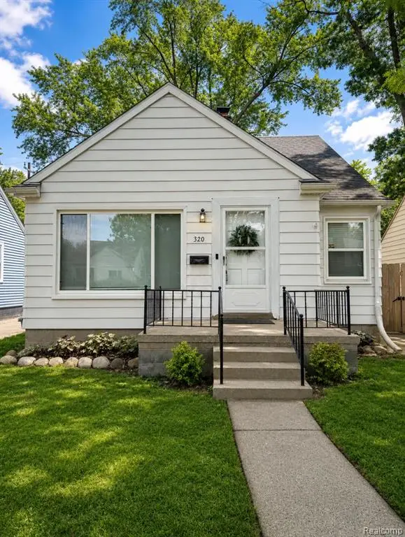 320 Flowerdale, Ferndale, MI 48220