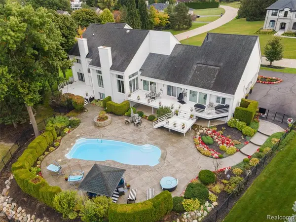 3802 Columbia, Bloomfield Hills, MI 48302