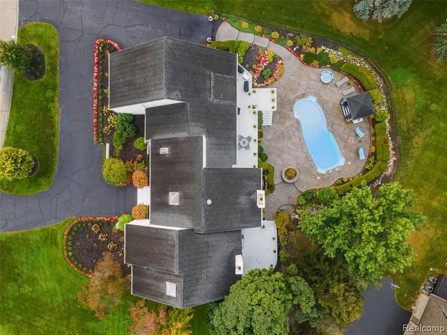 3802 Columbia, Bloomfield Hills, MI 48302 - #3