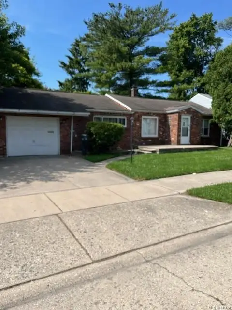 11310 Packard, Warren, MI 48089