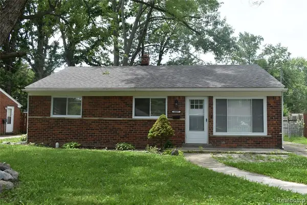 28095 Selkirk, Southfield, MI 48076
