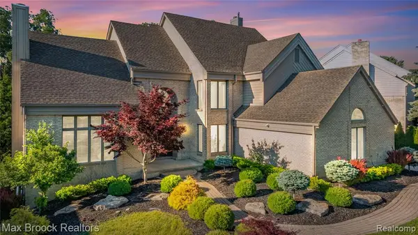 7102 Alta Vista, West Bloomfield, MI 48322