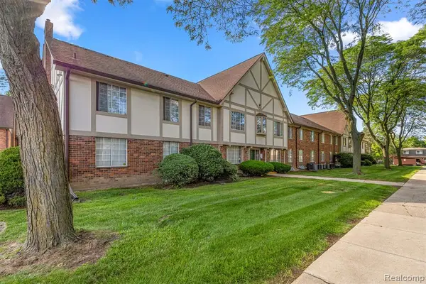 30220 Southfield, Southfield, MI 48076