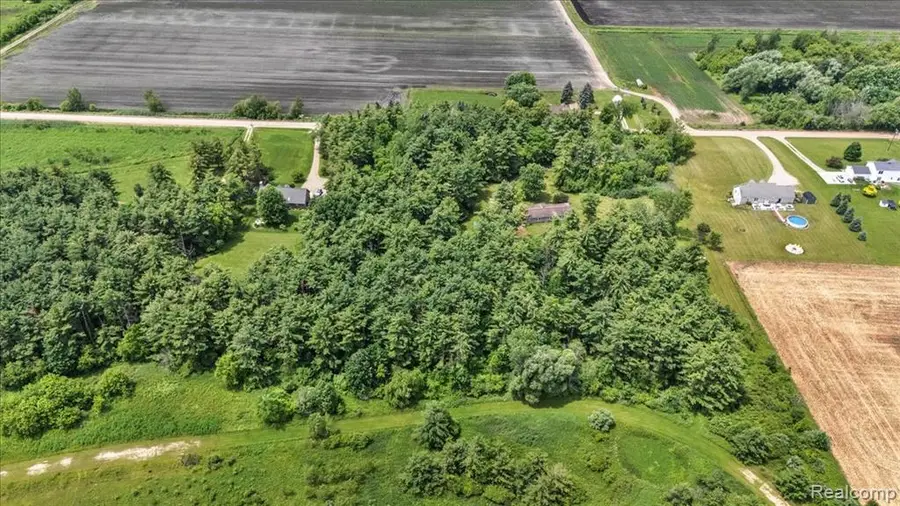 Par 3-A Pennell, Imlay City, MI 48444 - #3