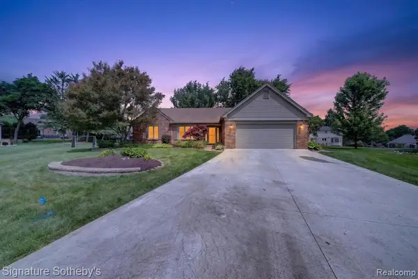 23499 Winthrop, Novi, MI 48375