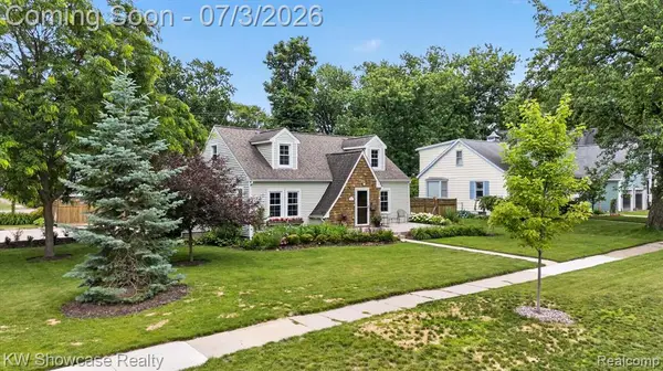 215 S Houghton, Milford, MI 48381