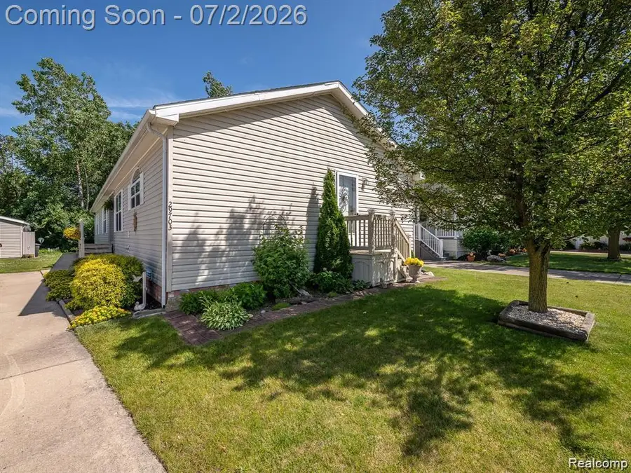 29703 Vinewood Lane, Gibraltar, MI 48173 - #2