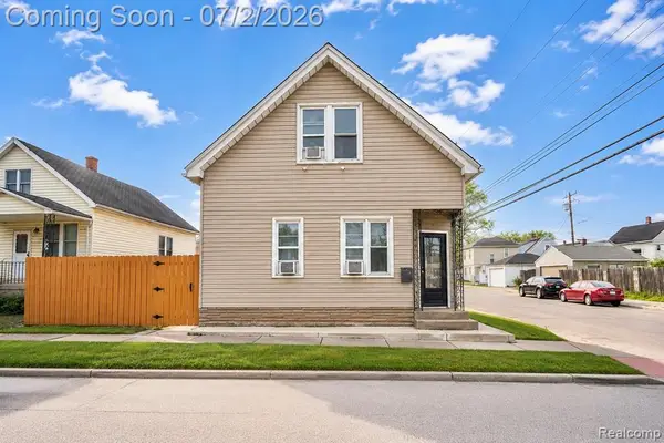 2433 Zinow, Hamtramck, MI 48212