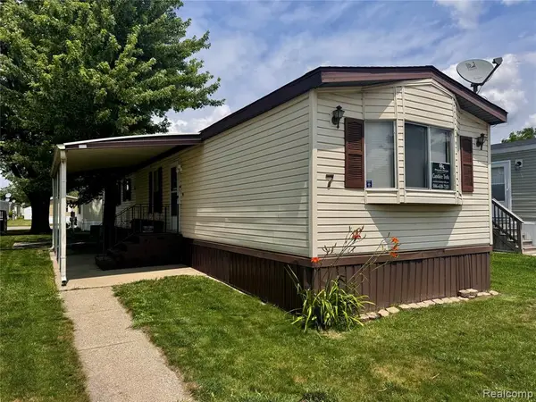 46000 Geddes Rd, Canton, MI 48188