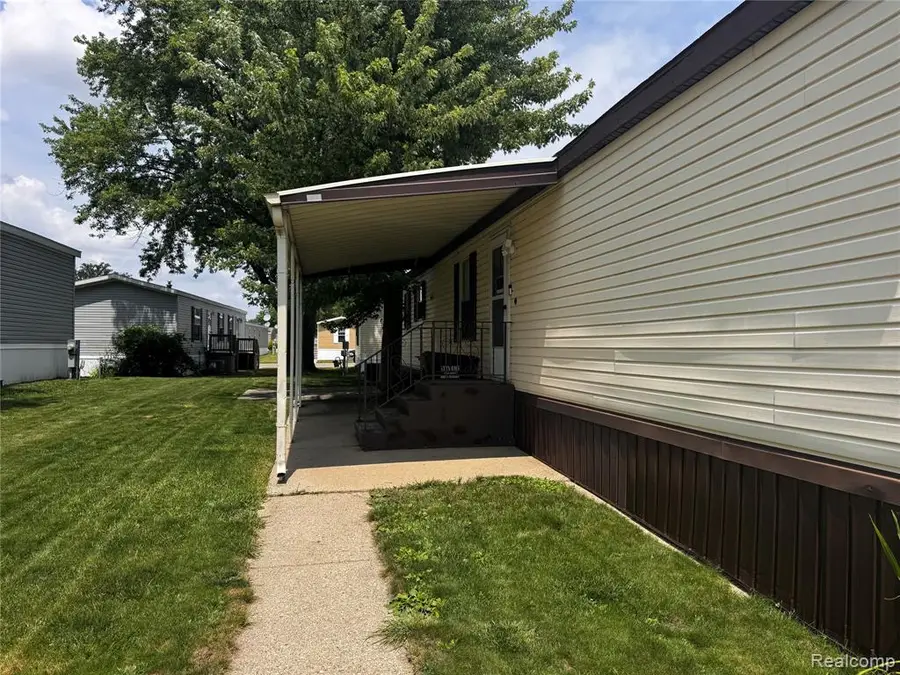 46000 Geddes Rd, Canton, MI 48188 - #2