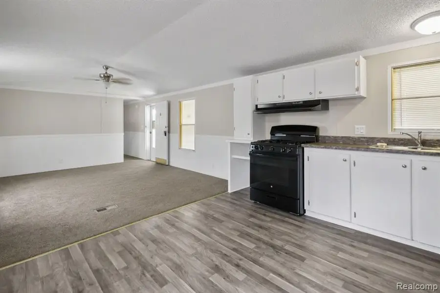 46000 Geddes Rd, Canton, MI 48188 - #3