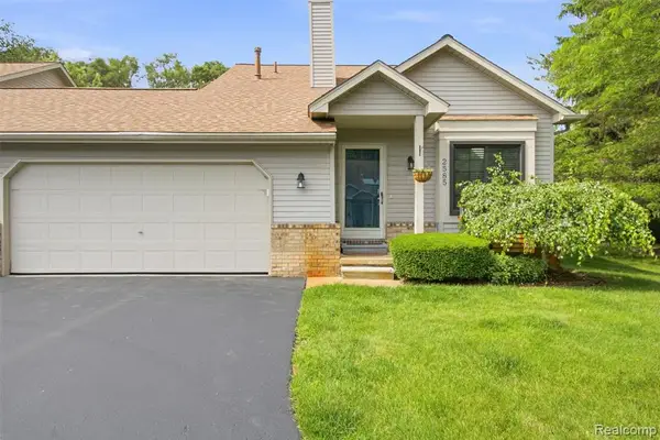 2585 South Commerce, Wolverine Lake, MI 48390