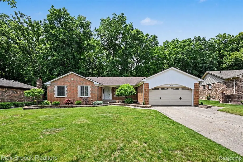 18733 Yorkshire, Livonia, MI 48152 - #1