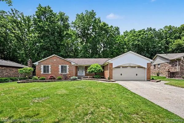 18733 Yorkshire, Livonia, MI 48152