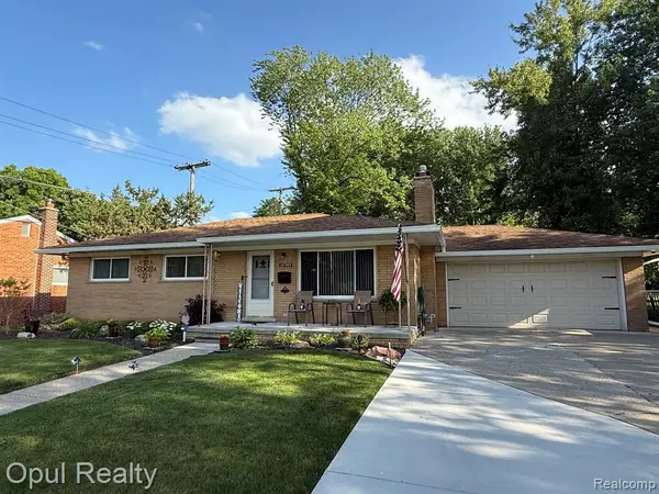 28369 Pembroke, Livonia, MI 48152