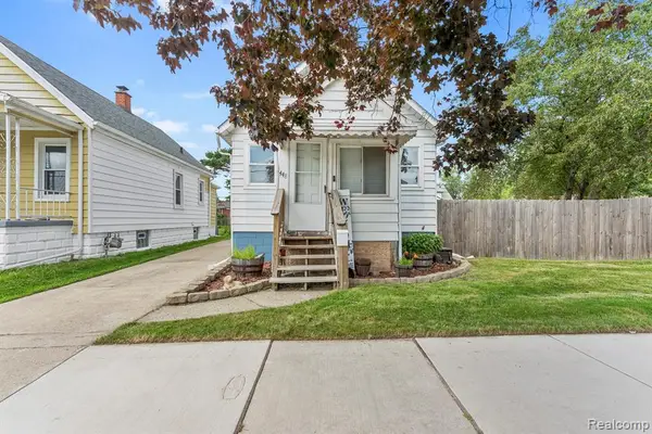 448 Bondie, Wyandotte, MI 48192