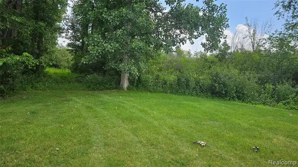 000 Joey, Pinckney, MI 48169