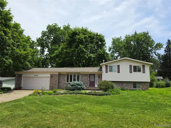 2935 Shawnee, Waterford, MI 48329