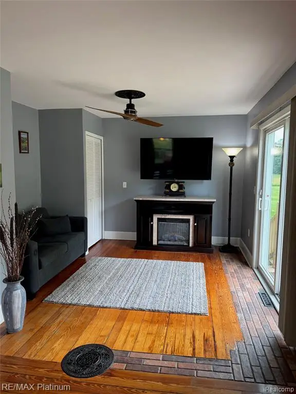 10989 N Latson, Howell, MI 48855 - #3