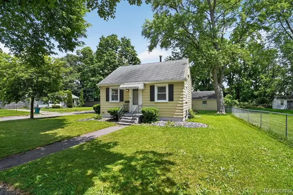 3901 Lowcroft, Lansing, MI 48910