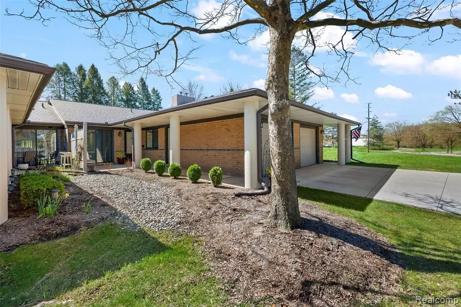985 Wexford #34, Rochester Hills, MI 48307 - #2