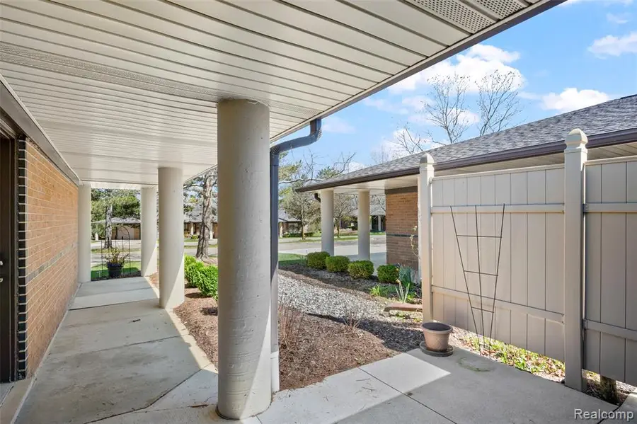 985 Wexford #34, Rochester Hills, MI 48307 - #3