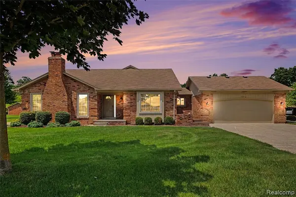 41071 E Rosewood, Clinton Township, MI 48038