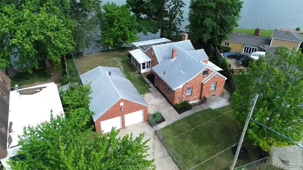4047 Mitchell, Flint, MI 