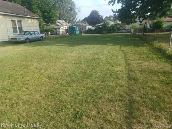 1147 E Granet, Hazel Park, MI 48030