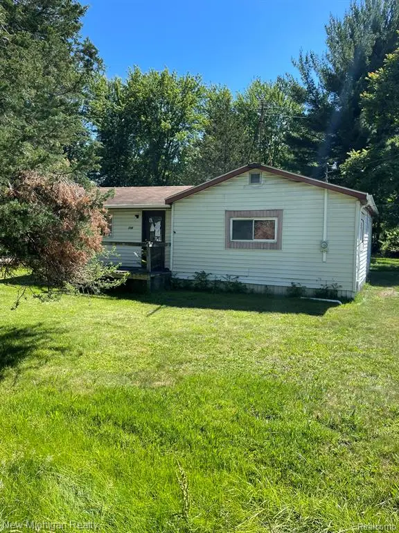 158 Norman, Vassar, MI 48768