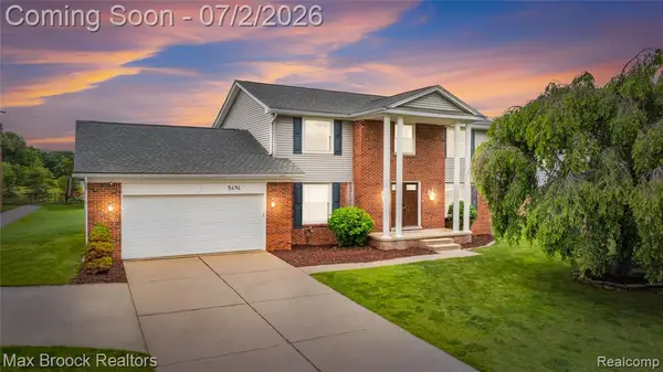 5494 Centerbrook, West Bloomfield, MI 48322