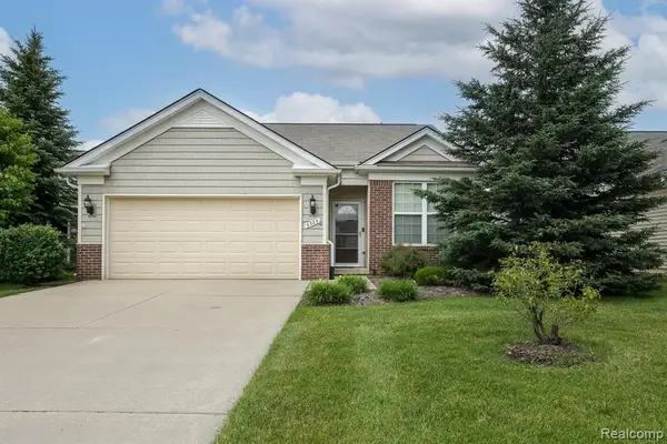 9385 Sand Hill, Grand Blanc, MI 48439
