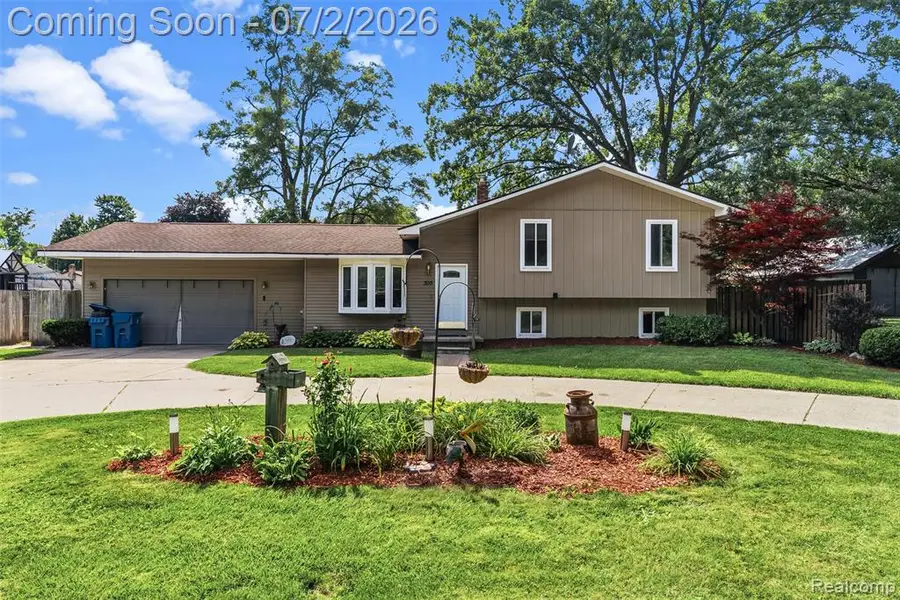305 East, Holly, MI 48442 - #2