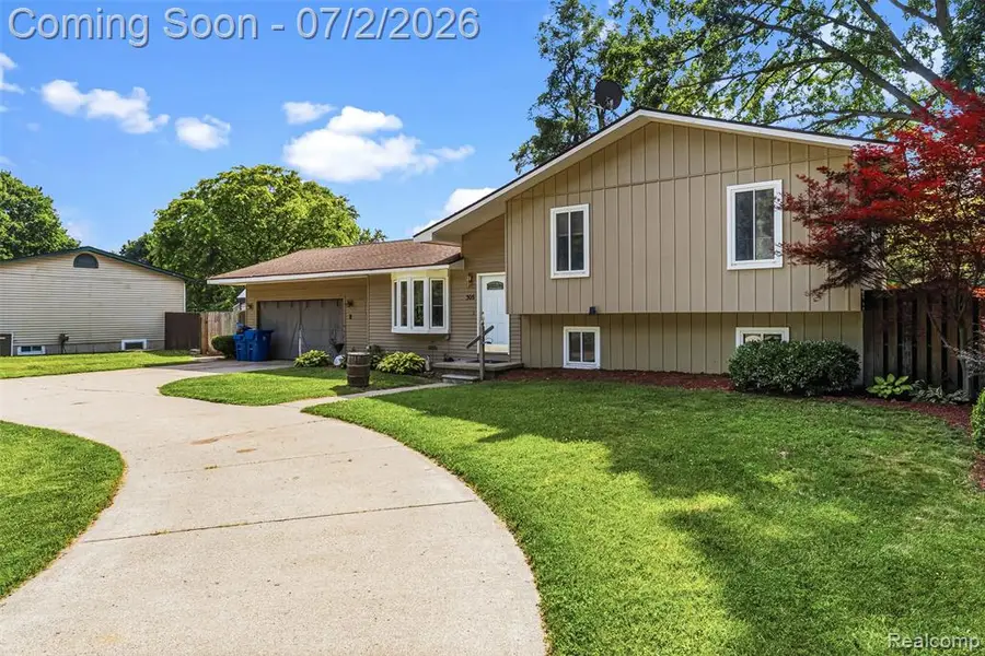 305 East, Holly, MI 48442 - #3