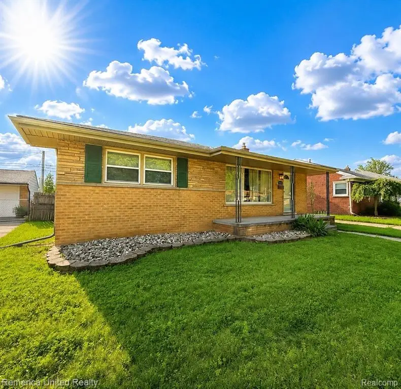 6450 Golfview, Garden City, MI 48135 - #2