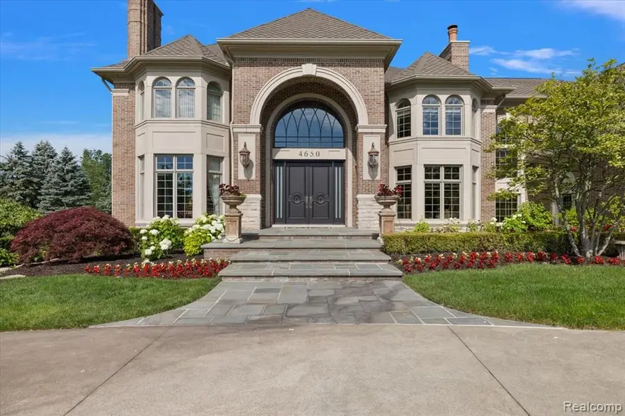 4650 Gatehouse, Rochester, MI 48306 - #2