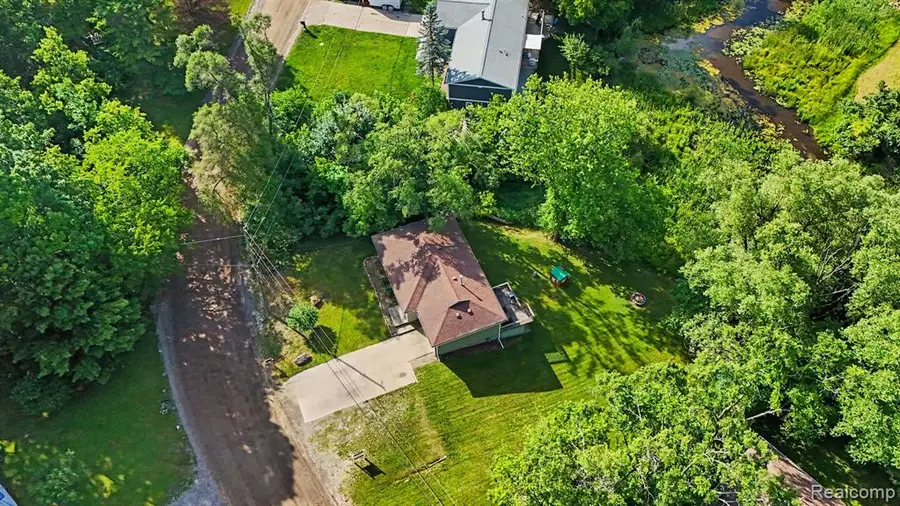 611 Bunny Run, Lake Orion, MI 48362 - #2