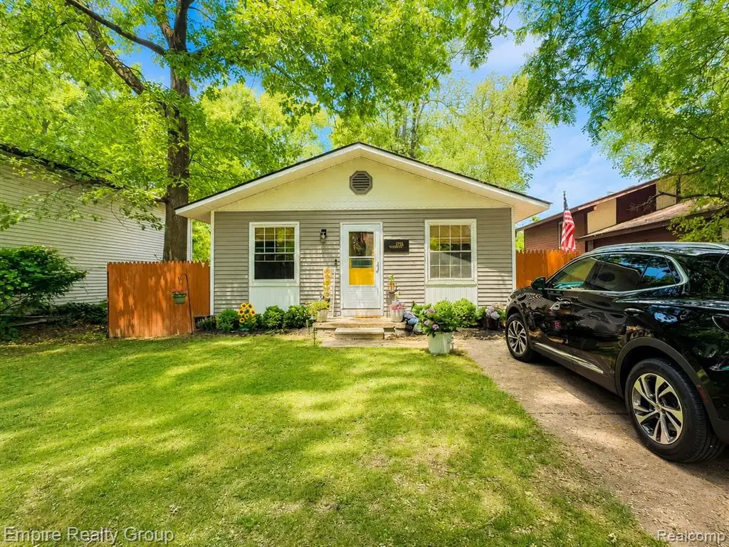2716 Sinclair, Waterford, MI 48328 - #1