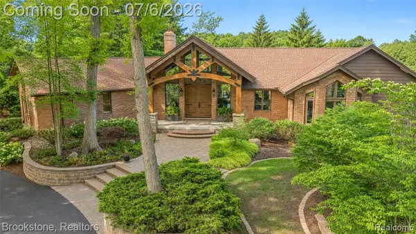 7215 Deer Lake, Clarkston, MI 48346